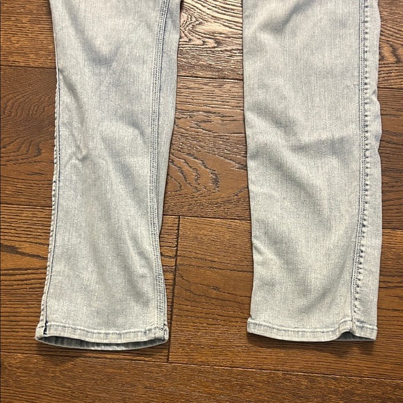 DUER Relaxed Fit Men's Jeans in Light Blue - Picture 8 of 8